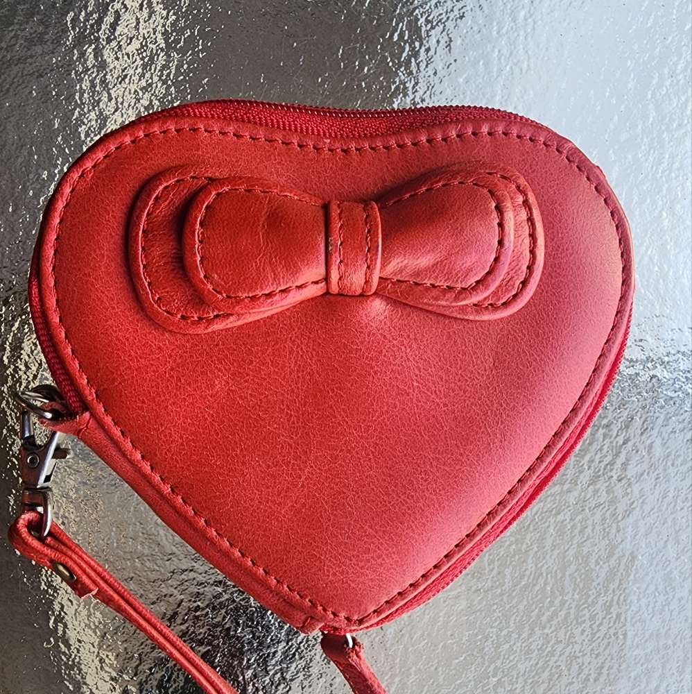 Octopus Genuine Leather Heart Wristlet